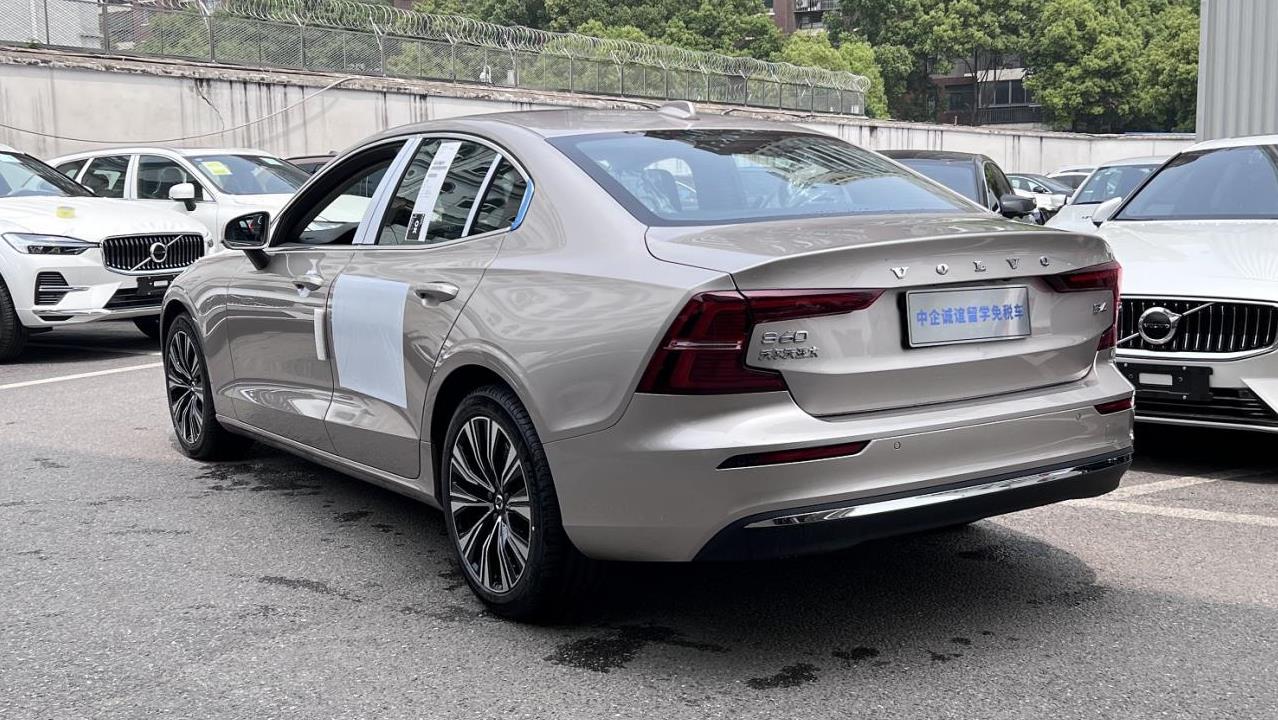 中企诚谊沃尔沃留学生免税车