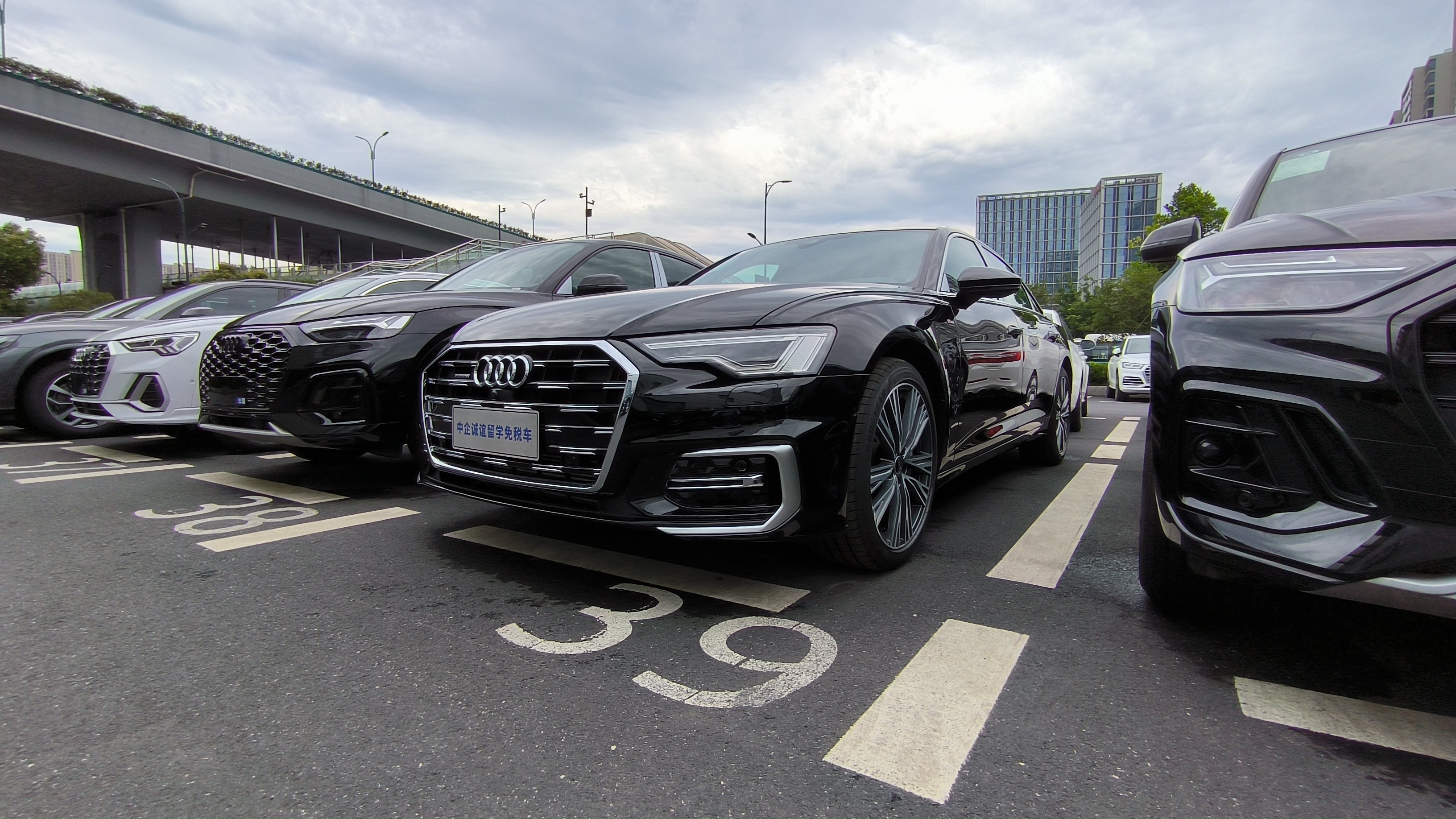 中企诚谊奥迪留学生免税车